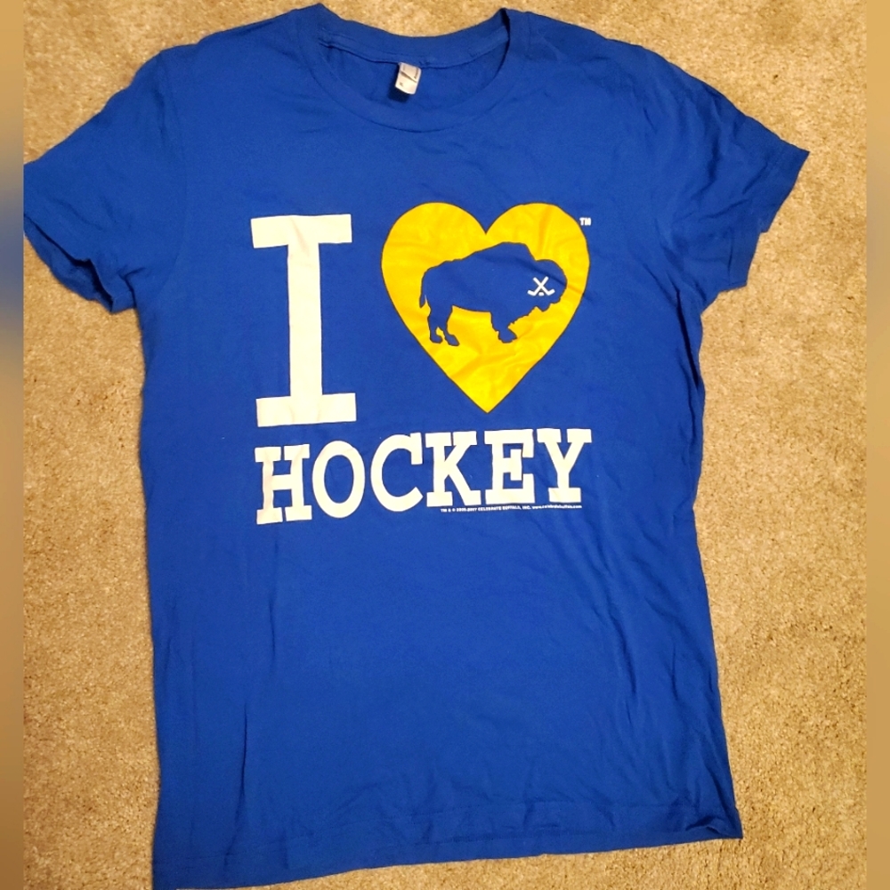 NWOT I ❤ Buffalo Hockey Women's XL T-shirt - Picture 1 of 3